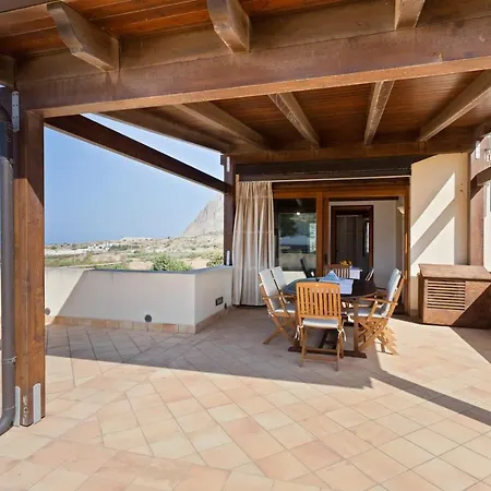 Guesthost - Countryside Sicily House كوستوناتشي