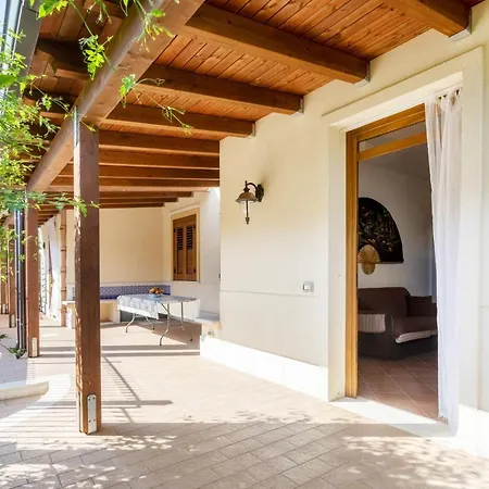 شقة Guesthost - Countryside Sicily House كوستوناتشي