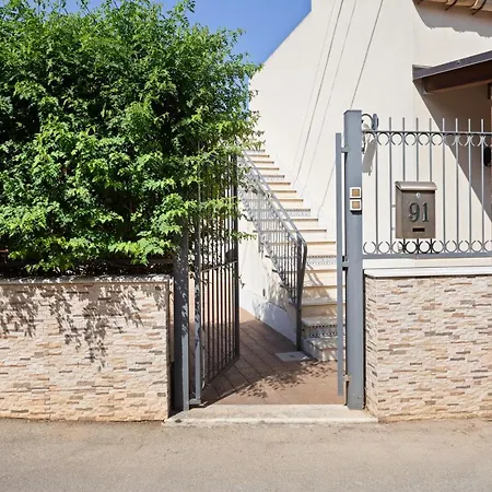 شقة Guesthost - Countryside Sicily House *