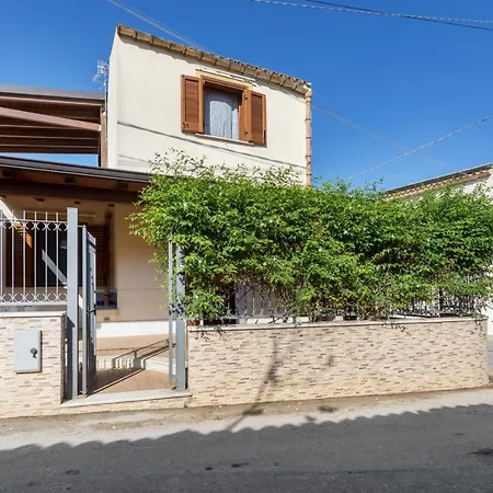 Guesthost - Countryside Sicily House *